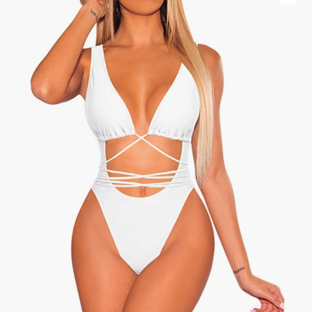 High cut swimsuit